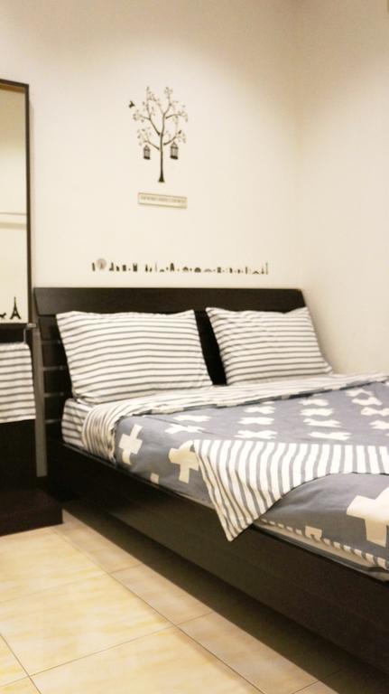 Wake Up Hostel Bangkok Exterior photo