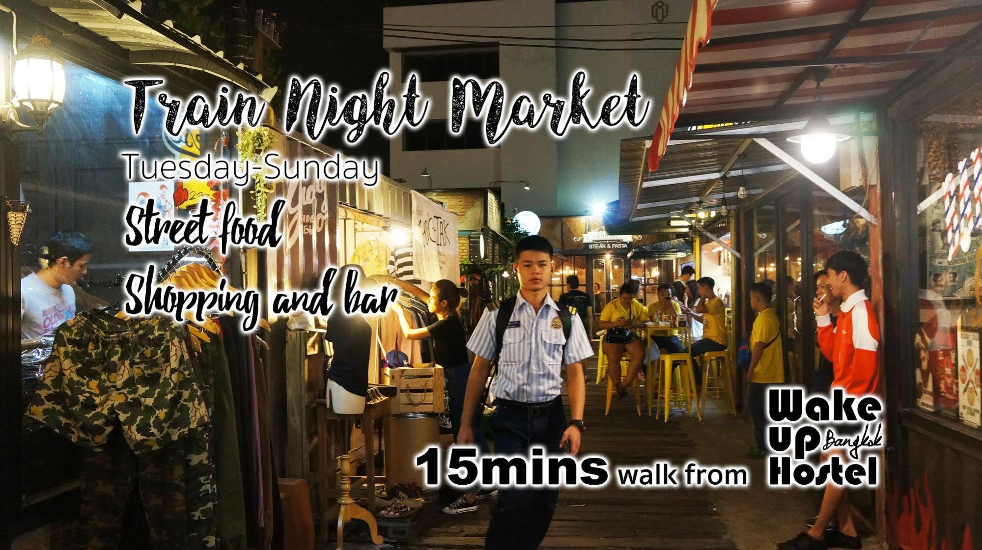 Wake Up Hostel Bangkok Exterior photo